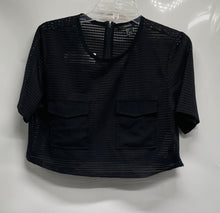 Load image into Gallery viewer, Forever 21 Womens Black Short Sleeve Back Zipper Cropped Blouse Top Size Large
