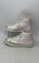 Load image into Gallery viewer, Nike Boys Blazer Mid 77 DA4086-106 White Pink Gray Lace-Up Running Shoes Size 7Y
