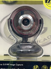 Load image into Gallery viewer, Gear Head WCF 2750 HDRED Black And Red Portable 5.0 MP USB Web Cam

