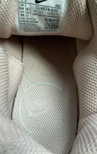 Load image into Gallery viewer, Nike Womens RYZ 365 2 CU4874-600 Soft Pink Lace-Up Sneakers Shoes Size 7.5
