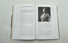Load image into Gallery viewer, This Is Opera Manon By J. Massenet Book CD And DVD Set Spanish Version
