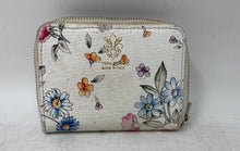 Load image into Gallery viewer, Vera Pelle Womens White Floral Leather Multiple Card Slots Zip-Around Wallet
