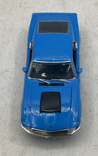 Load image into Gallery viewer, Motormax Sku 73303 Blue 1/24 Scale Diecast 1970 Ford Mustang Boss 429 Model Car
