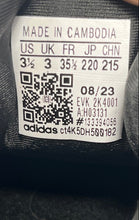 Load image into Gallery viewer, Adidas Kids Ozelia H03131 All Black Lace-Up Low Top Sneaker Shoes Size 3.5
