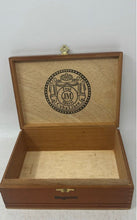 Load image into Gallery viewer, Jose Marti Brown Wooden Collectible Tobacciana Cigar Box
