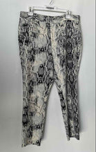 Load image into Gallery viewer, Zara Womens Multicolor Python Print Skinny Leg Pull-On Ankle Pants Size L
