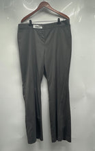 Load image into Gallery viewer, Worthington Womens Gray Straight Leg Curvy Fit Trousers Pants Size 18
