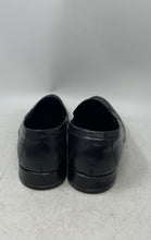 Load image into Gallery viewer, Shoestock Mens Black Leather Apron Toe Slip-On Penny Loafer Shoes Size 9.5
