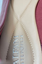 Load image into Gallery viewer, Alfani Step N&#39; Flex Womens Burgundy Leather Slip-On Ballet Flats Size 5.5M
