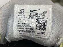 Load image into Gallery viewer, Authentic Nike Womens Air Vapormax Plus Light Green Sneaker Shoes 5.5 Stained
