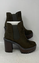 Load image into Gallery viewer, Soda Womens Green Round Toe Block Heel Slip-On Ankle Chelsea Boots Size 10

