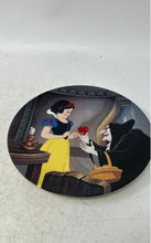 Load image into Gallery viewer, Knowles Walt Disney Snow White The Poison Apple Decorative Collector Plate
