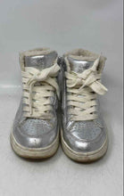 Load image into Gallery viewer, Zara Kids Silver White Round Toe Lace-Up Winter Sneaker Shoes Size EUR 34
