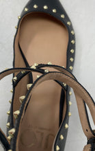 Load image into Gallery viewer, JLO Jennifer Lopez Womens Black Gold Studs Pointed Toe Strappy Flats Size 6M
