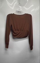 Load image into Gallery viewer, Forever 21 Womens Brown Long Sleeve V-Neck Ruched Cropped Blouse Top Size M
