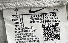 Load image into Gallery viewer, Nike Womens Blazer Low 77 Jumbo DQ1470-101 White Lace-Up Tennis Shoes Size 7
