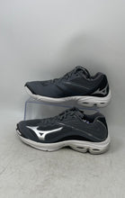 Load image into Gallery viewer, Mizuno Womens Wave Momentum 3 430283.9191 Gray Lace-Up Running Shoes Size 7
