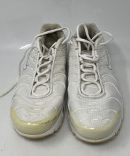 Load image into Gallery viewer, Authentic Nike Kids Air Max Plus White CW7044-100 Sneaker Shoes Size 5Y Damaged
