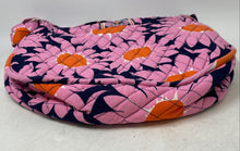 Load image into Gallery viewer, Vera Bradley Womens Multicolor Floral Print Quilted Inner Pocket Crossbody Bag
