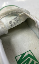 Load image into Gallery viewer, Vans Unisex Classics White Green Low Top Slip-On Sneaker Shoes Size M5 W6.5
