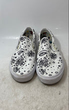 Load image into Gallery viewer, Vans Unisex Classic Slip-On 721356 White Black Sneaker Shoes Size M10.5 W12
