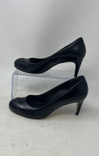 Load image into Gallery viewer, Cole Haan Womens Black Round Toe Slip-On Stiletto Pump Heels Size 6B
