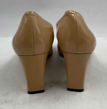 Load image into Gallery viewer, Authentic Tory Burch Womens Beige Leather Block Pump Heels Size 9.5 Stained
