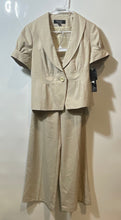 Load image into Gallery viewer, Signature By Larry Levine Womens Light Sand 2 Piece Blazer Pants Set Sz 6 w/ Tag
