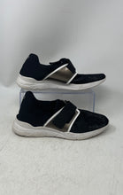 Load image into Gallery viewer, Guess Womens GW Valleri-T Black Round Toe Low Top Slip-On Sneaker Shoes Size 8 M
