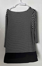 Load image into Gallery viewer, Vince Camuto Womens Black White Striped 3/4 Sleeve Round Neck Blouse Top Size 1X
