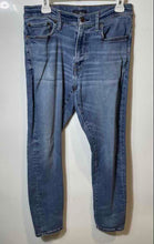 Load image into Gallery viewer, Lucky Brand Mens Blue Denim Medium Wash Stretch Straight Leg Jeans Size 32x30
