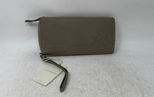 Load image into Gallery viewer, Lucky Brand Womens Gray Credit Card Slots Wristlet Zip-Around Wallet With Tag
