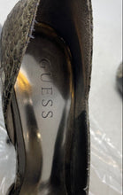 Load image into Gallery viewer, Guess Womens Locklyn Silver Tone Peep Toe Stiletto Platform Heels Size 7M
