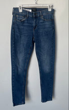 Load image into Gallery viewer, Banana Republic Womens Blue Medium Wash Denim Skinny Leg Girlfriend Jeans 25/0
