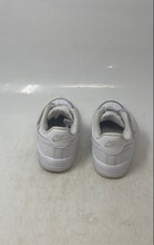 Load image into Gallery viewer, Nike Kids Force 1 Low EasyOn White Low Top Hook &amp; Loop Sneaker Shoes Size 11C

