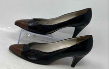 Load image into Gallery viewer, Evan Picone Womens Black Camel Leather Cap Toe Slip-On Pump Heels Size 10M
