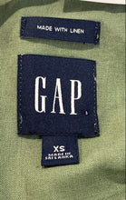 Load image into Gallery viewer, Gap Mens Green Short Sleeve Collared Chest Pocket Button-Up Shirt Size XS
