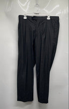 Load image into Gallery viewer, Hugo Boss Mens Gray Pleated Front Slash Pockets Straight Leg Dress Pants Sz 42R
