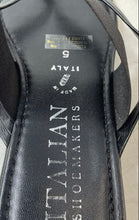 Load image into Gallery viewer, Italian Shoemakers Womens Felia Black Leather Slip-On Flip Flop Sandals Size 5
