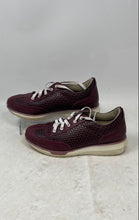 Load image into Gallery viewer, Womens Burgundy Lace-Up Low Top Round Toe Sneaker Shoes Size EUR 37
