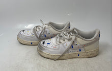 Load image into Gallery viewer, Nike Boys Air Force 1 LV8 3 White Printed Lace-Up Low Top Sneaker Shoes Size 3Y
