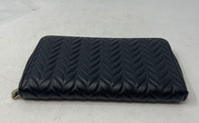 Load image into Gallery viewer, Adrienne Vittadini Womens Black Leather Card Case Quilted Zip-Around Wallet
