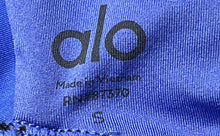 Load image into Gallery viewer, Alo Womens Blue Black Round Neck Cutout Back Pullover Sports Bra Size S
