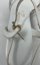 Load image into Gallery viewer, Amalfi By Rangoni Womens White Open Toe Strappy Sandals Shoes Size 6.5M
