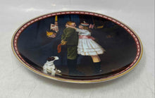 Load image into Gallery viewer, Knowles Kiss And Tell By Norman Rockwell Round Shape Collector Plate
