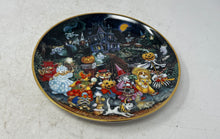 Load image into Gallery viewer, Franklin Mint Howl-O-Ween Limited Edition Porcelain Collector Plate By Bill Bell
