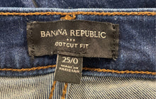 Load image into Gallery viewer, Banana Republic Womens Blue Denim Stretch Pockets Bootcut Jeans Size 25/0
