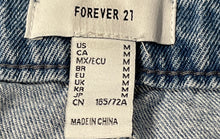 Load image into Gallery viewer, Forever 21 Womens Blue Denim Medium Wash 5-Pocket Design Mini Skirt Size M
