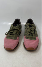 Load image into Gallery viewer, Reebok Mens Classic Leather R12 V54303 Green Pink Running Shoes Size 7 1/2

