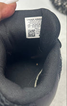 Load image into Gallery viewer, Under Armour Boys Zone BB 2 3026637-001 Black White Sneakers Shoes Size 5Y
